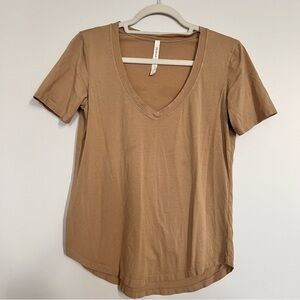Babaton Tan V-Neck Short Sleeve Tee